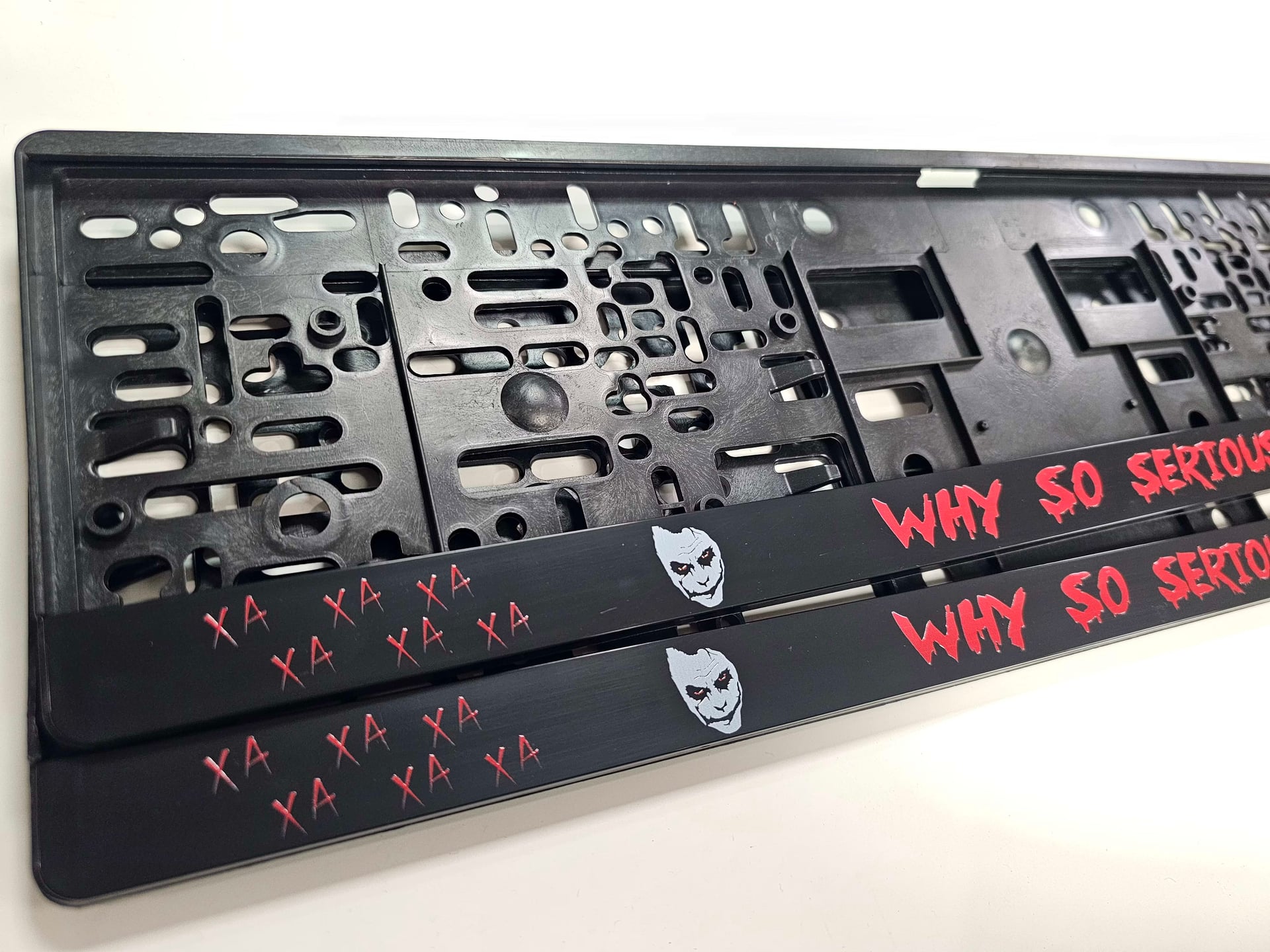 Персонализирана рамка за регистрационен номер - NameYourCar.store